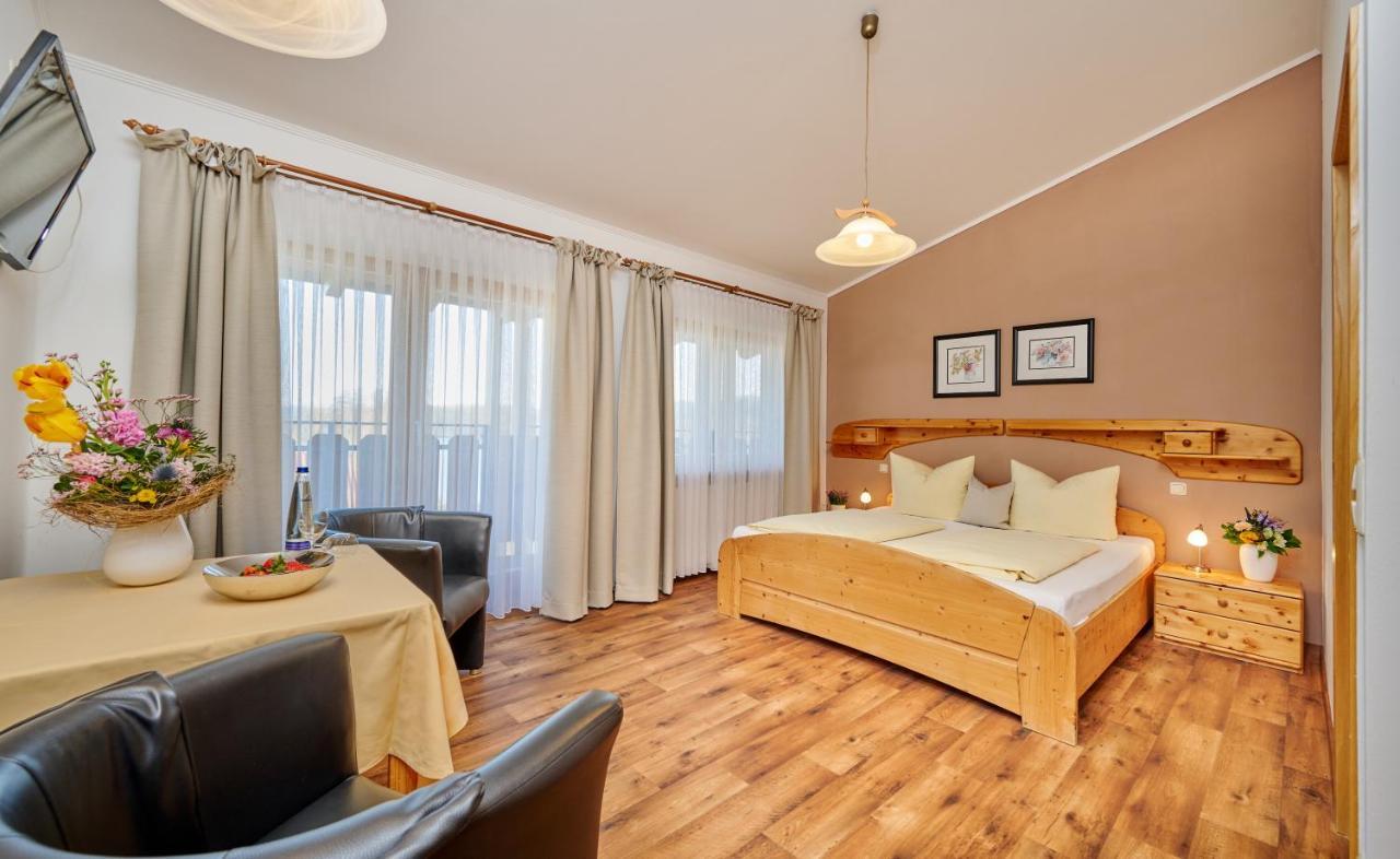 Hotel Restaurant Zum Goldenen Anker Mit Hallenbad & Wellnessbereich Windorf  Экстерьер фото