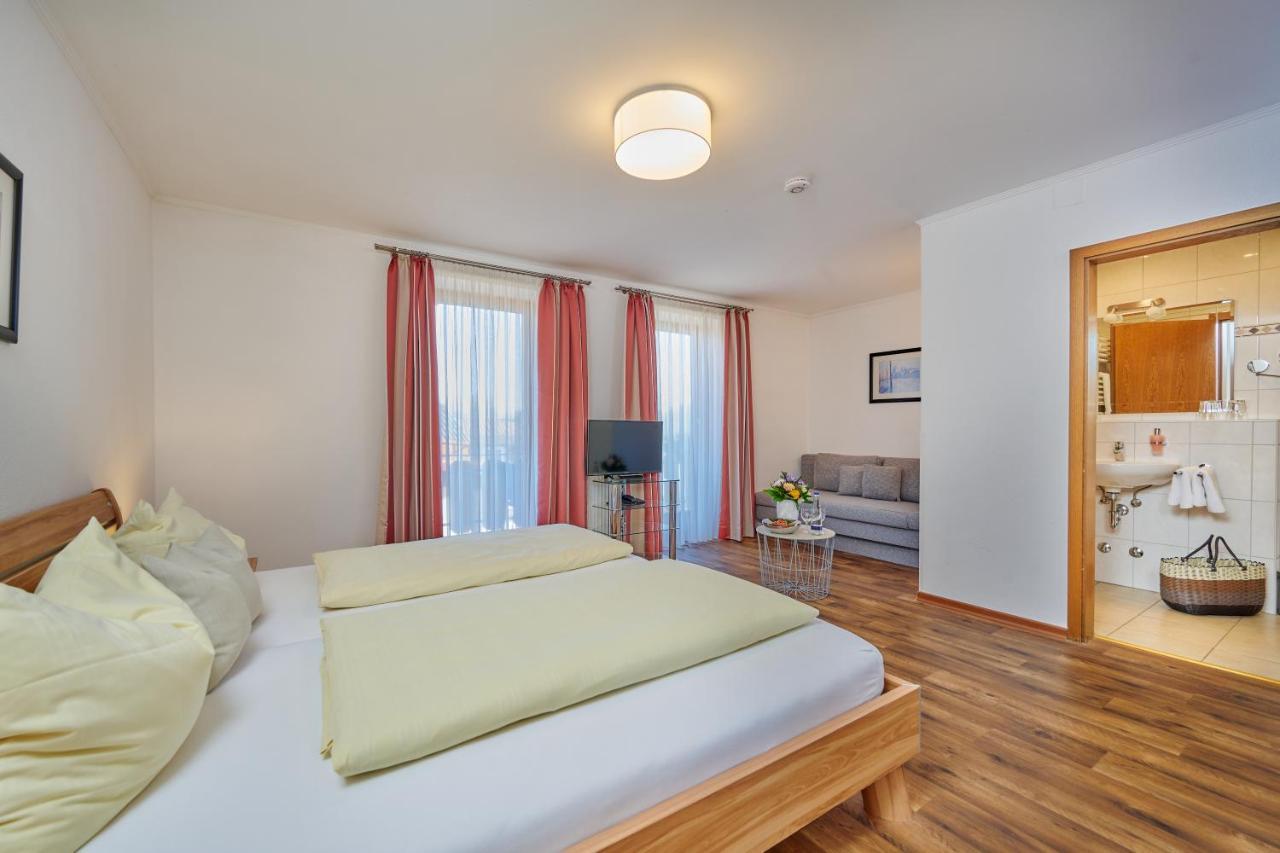 Hotel Restaurant Zum Goldenen Anker Mit Hallenbad & Wellnessbereich Windorf  Экстерьер фото