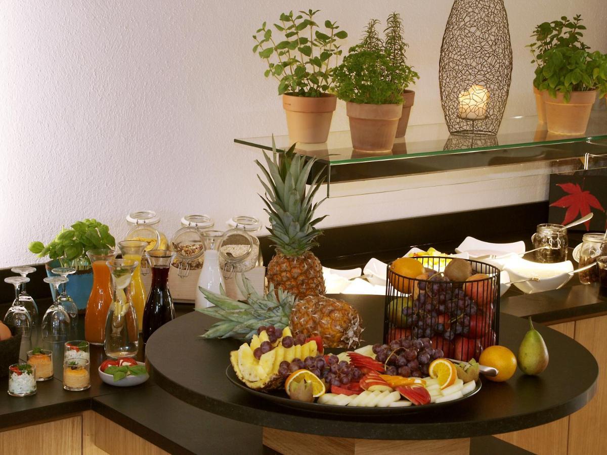 Hotel Restaurant Zum Goldenen Anker Mit Hallenbad & Wellnessbereich Windorf  Экстерьер фото