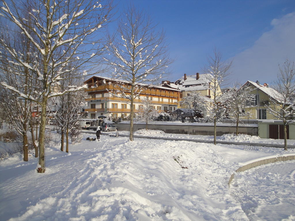 Hotel Restaurant Zum Goldenen Anker Mit Hallenbad & Wellnessbereich Windorf  Экстерьер фото